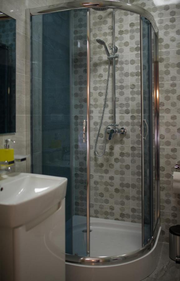 Modern Apartmetns In Town Center ポルタヴァ エクステリア 写真